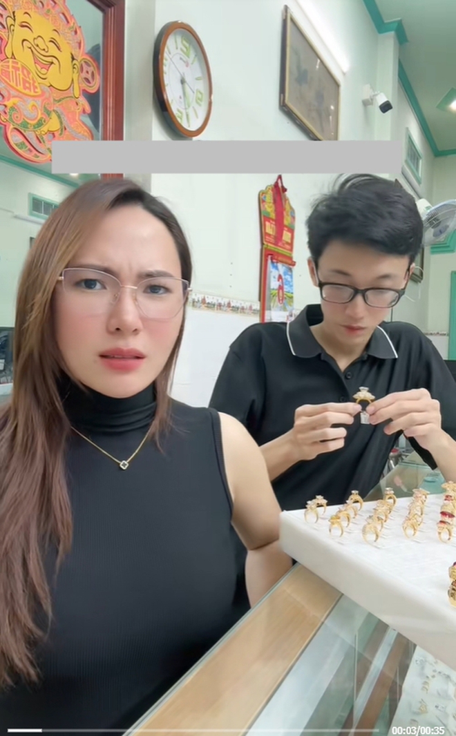 Vũ trụ con nhà giàu miền Tây “đem vàng của bố mẹ lên mạng bán” - Ảnh 12.