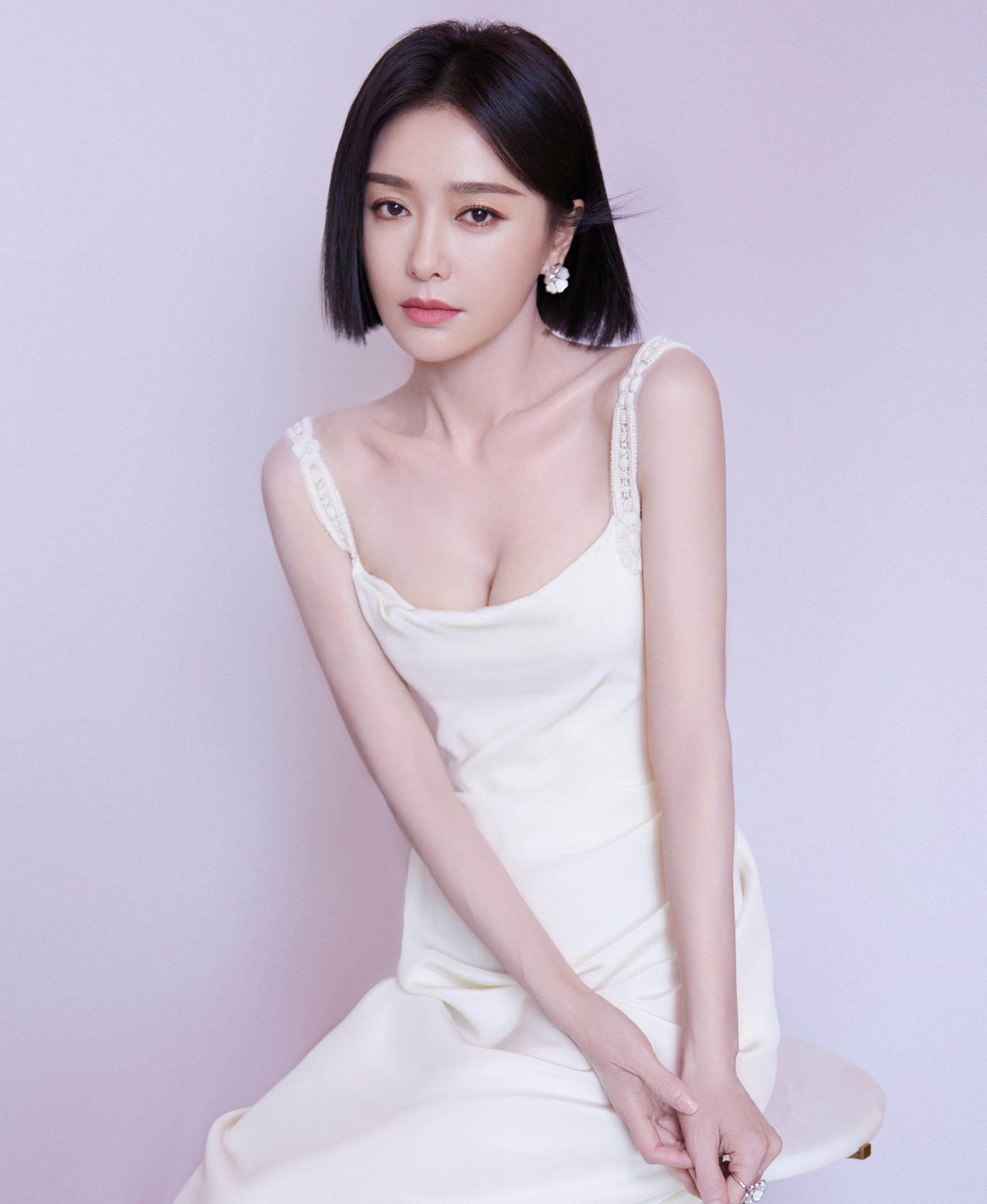 Vòng eo 'mỏng như tờ giấy A4' của Tần Lam - Ảnh 16.