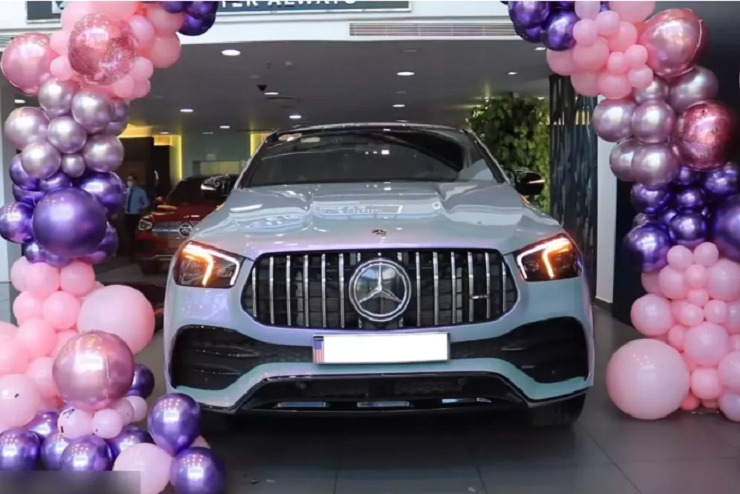 Cuộc sống sang chảnh &quot;khó hiểu&quot; của Ngân 98: Sống trong penthouse lớn nhất nhì Quận 2 nhưng thích dùng đồ &quot;fake&quot; - Ảnh 3.