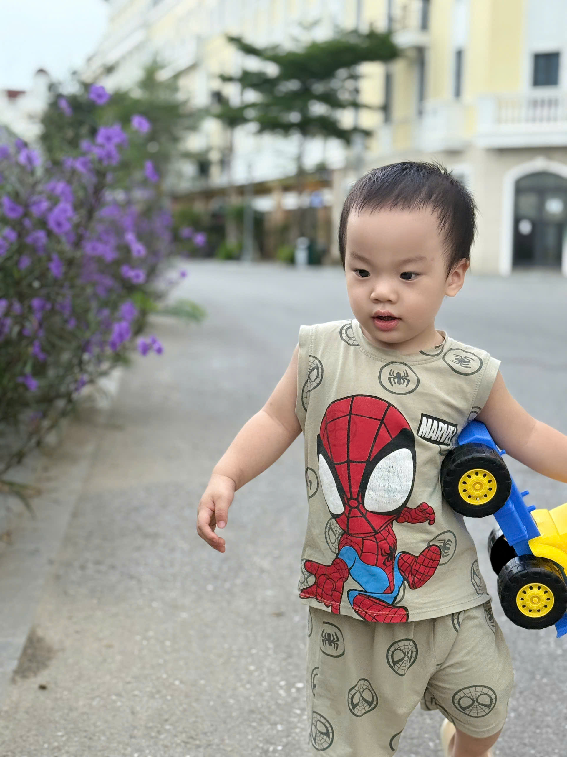 Check khăn ướt xua muỗi Bobby Antimos: Món “must-have” trong túi mẹ bỉm mùa mưa ẩm này- Ảnh 2.