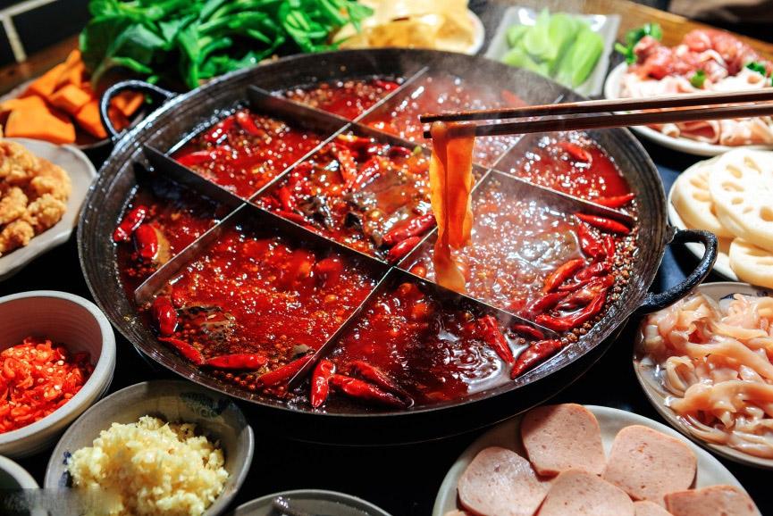 Món bán đầy vỉa hè Việt lên đài Hàn Quốc, một suất 3-4 người ăn, du khách nhận xét: Món bán đầy vỉa hè Việt lên đài Hàn Quốc, một suất 3-4 người ăn, du khách nhận xét: