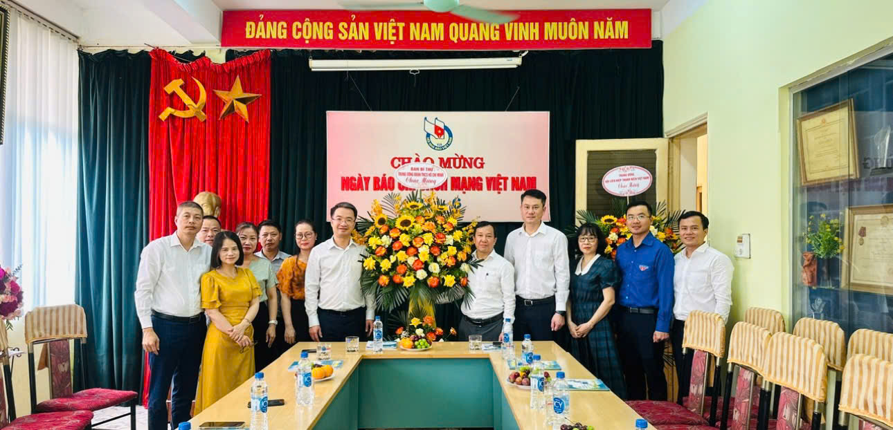 63 năm Tạp chí Thanh niên đồng hành cùng bạn đọc cả nước vững bước tiến vào kỷ nguyên giàu mạnh hùng cường của dân tộc- Ảnh 3. 63 năm Tạp chí Thanh niên đồng hành cùng bạn đọc cả nước vững bước tiến vào kỷ nguyên giàu mạnh hùng cường của dân tộc- Ảnh 3.