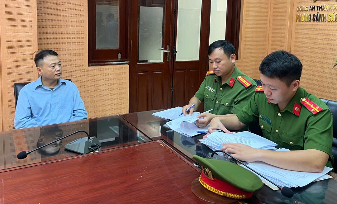 Clip: Công an TP Hà Nội thông tin toàn cảnh vụ án Shark Bình bị bắt- Ảnh 4. Clip: Công an TP Hà Nội thông tin toàn cảnh vụ án Shark Bình bị bắt- Ảnh 4.