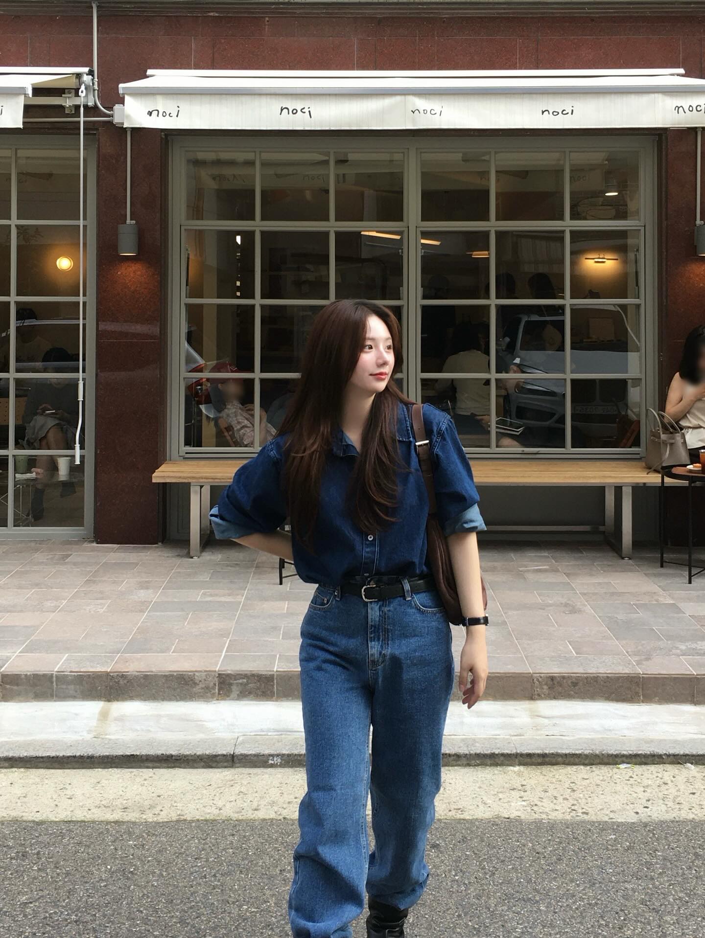 Sức mạnh của phối đồ: Biến quần jeans đơn giản trở nên sang xịn mịn hơn gấp bội với 10 công thức - Ảnh 9. Sức mạnh của phối đồ: Biến quần jeans đơn giản trở nên sang xịn mịn hơn gấp bội với 10 công thức - Ảnh 9.
