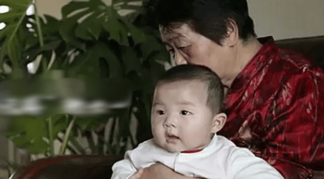 Vợ chồng U70 mang thai và sinh con tự nhiên: Sau 6 năm, hành trình khó khăn ấy liệu có khiến họ hối hận?- Ảnh 5. Vợ chồng U70 mang thai và sinh con tự nhiên: Sau 6 năm, hành trình khó khăn ấy liệu có khiến họ hối hận?- Ảnh 5.