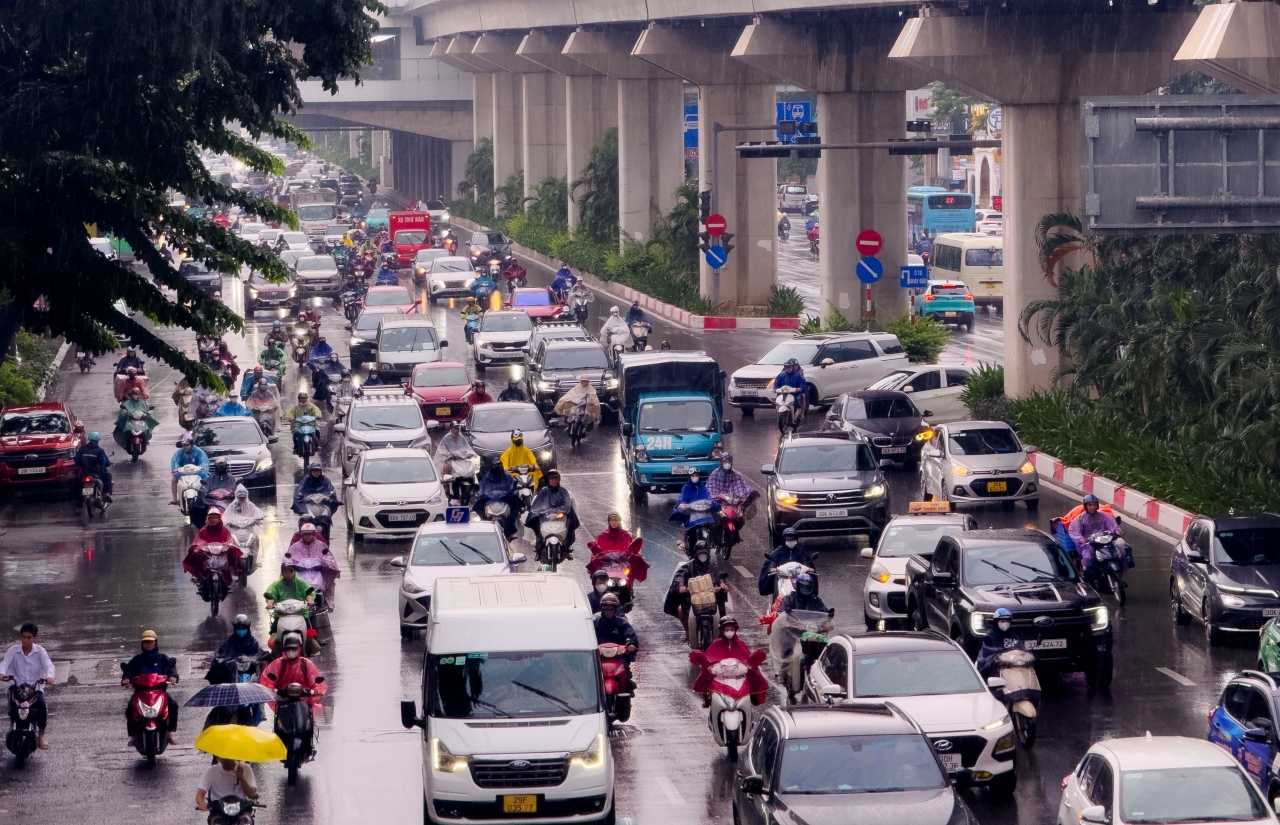 Cảnh tượng ở Hà Nội sáng 14/10 - Ảnh 10.