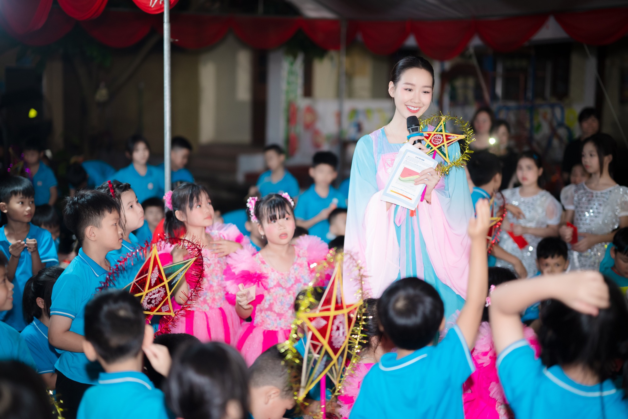 Trước thềm Miss World 2026, Hoa hậu Bảo Ngọc thực hiện hành trình thiện nguyện ở Lạng Sơn và Quảng Ninh - Ảnh 2. Trước thềm Miss World 2026, Hoa hậu Bảo Ngọc thực hiện hành trình thiện nguyện ở Lạng Sơn và Quảng Ninh - Ảnh 2.