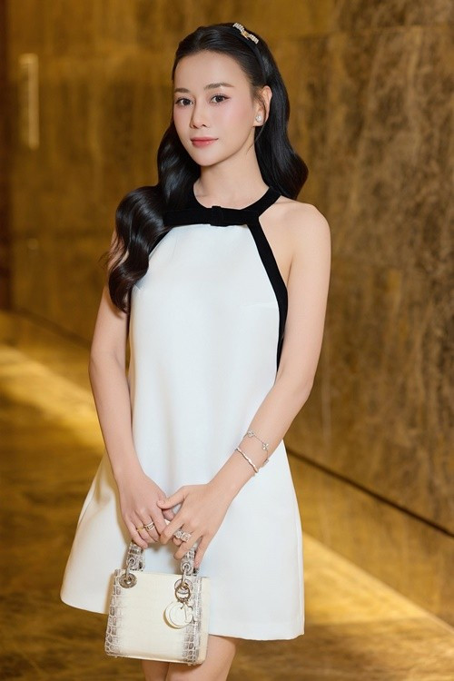 Phương Oanh ngày càng trẻ đẹp- Ảnh 5. Phương Oanh ngày càng trẻ đẹp- Ảnh 5.