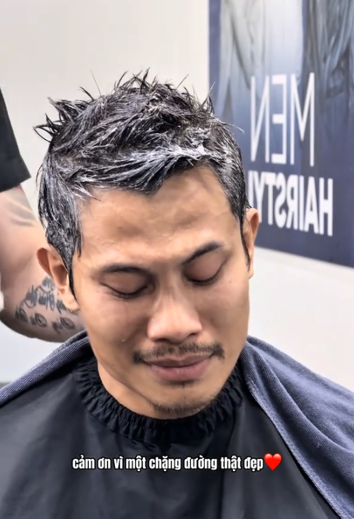 Nam diễn viên Mưa Đỏ rơi nước mắt: Chào anh Tạ nhé...- Ảnh 2. Nam diễn viên Mưa Đỏ rơi nước mắt: Chào anh Tạ nhé...- Ảnh 2.