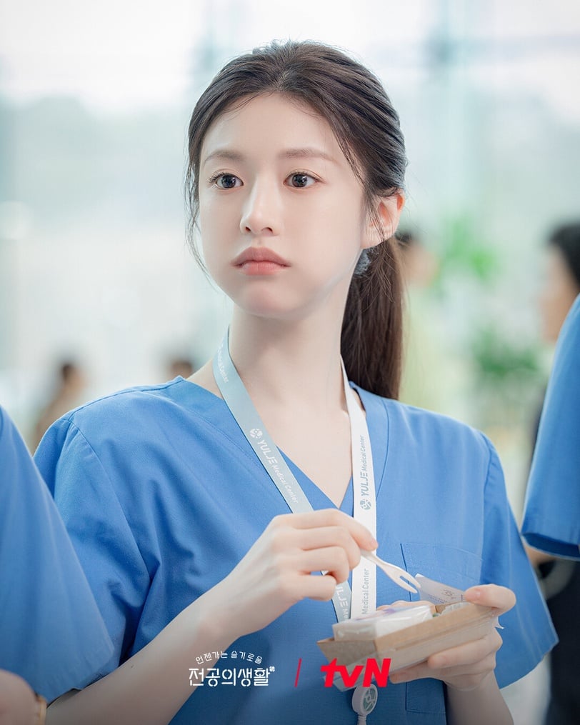 go-yoon-jung-2-1760501760880-17605017610442103599467.jpg