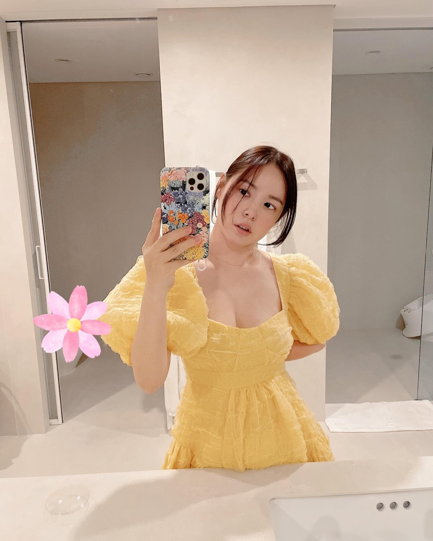 Minh tinh có body nóng bỏng bị soi tăng cân, cách đáp trả là sách mẫu cho phụ nữ U40- Ảnh 16. Minh tinh có body nóng bỏng bị soi tăng cân, cách đáp trả là sách mẫu cho phụ nữ U40- Ảnh 16.