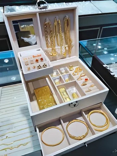 3 nguyên tắc mua vàng tôi ước biết sớm hơn - để không bị cuốn vào ‘sóng giá’ vô nghĩa - Ảnh 3. 3 nguyên tắc mua vàng tôi ước biết sớm hơn - để không bị cuốn vào ‘sóng giá’ vô nghĩa - Ảnh 3.