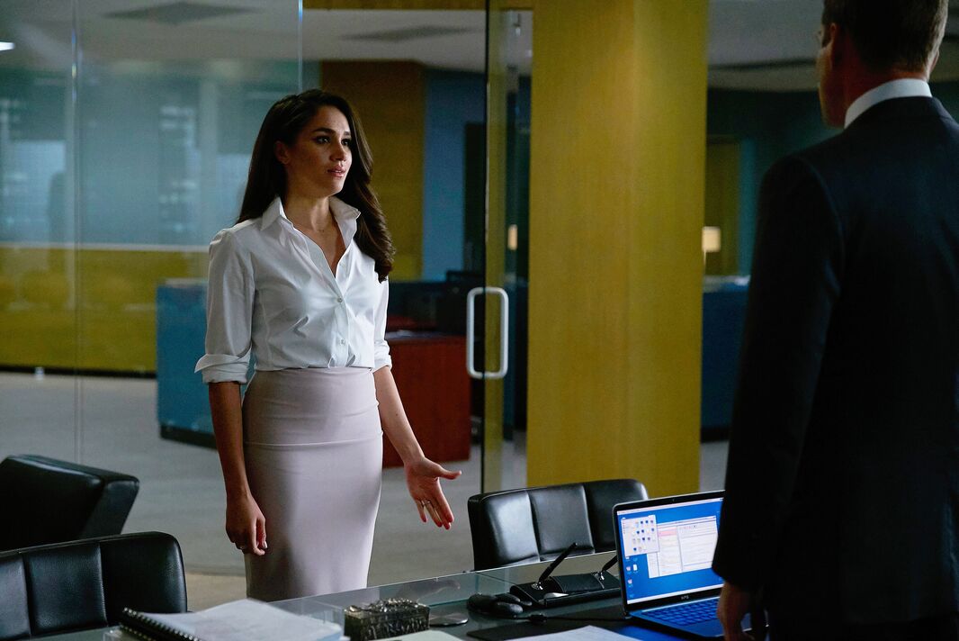 Từng bỏ Hollywood để làm dâu Hoàng gia, giờ Meghan Markle lại khéo nhắc cả thế giới rằng cô là “luật sư nóng bỏng nhất màn ảnh”- Ảnh 4.