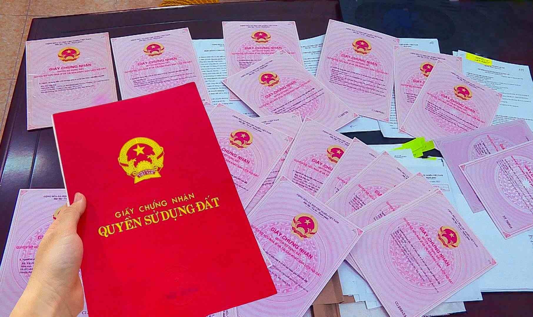 Một người được đứng tên bao nhiêu sổ đỏ? - Ảnh 1. Một người được đứng tên bao nhiêu sổ đỏ? - Ảnh 1.