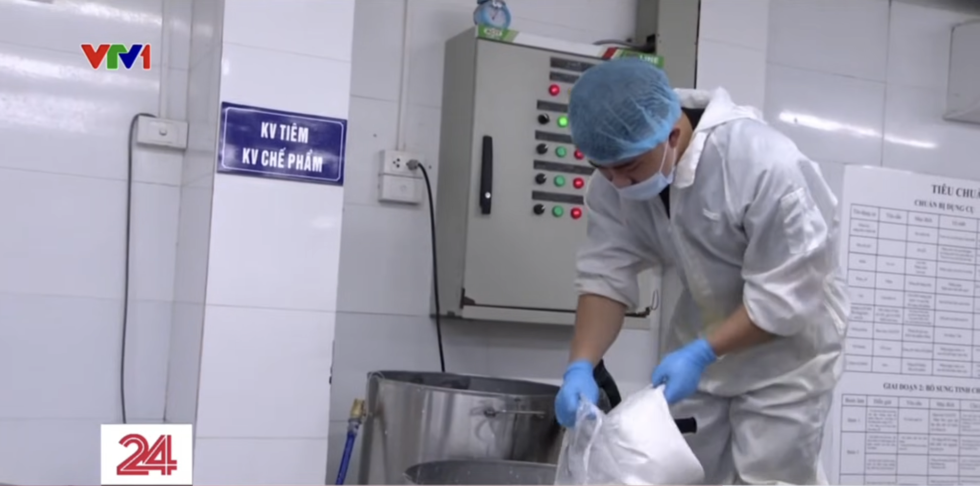 Cận cảnh quá trình bơm tinh chất “hô biến” thịt trâu đã giết mổ cả năm thành bò Wagyu thượng hạng - Ảnh 4. Cận cảnh quá trình bơm tinh chất “hô biến” thịt trâu đã giết mổ cả năm thành bò Wagyu thượng hạng - Ảnh 4.