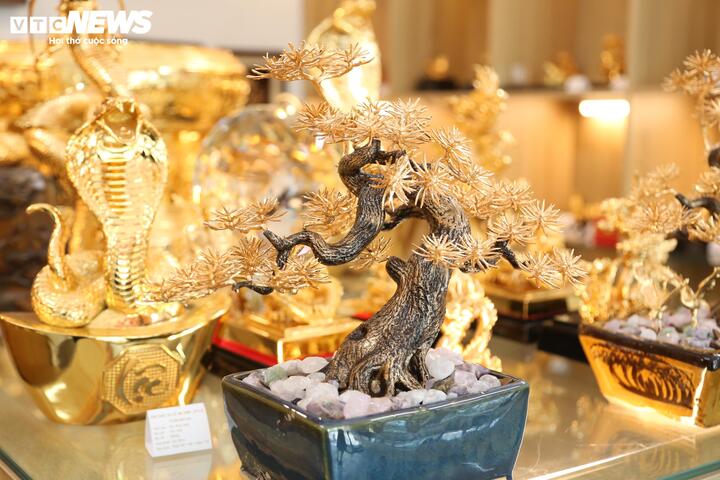Quà 20/10 độc lạ: Tùng bonsai mạ vàng đắt đỏ, hoa Pickleball lần đầu xuất hiện - Ảnh 2. Quà 20/10 độc lạ: Tùng bonsai mạ vàng đắt đỏ, hoa Pickleball lần đầu xuất hiện - Ảnh 2.