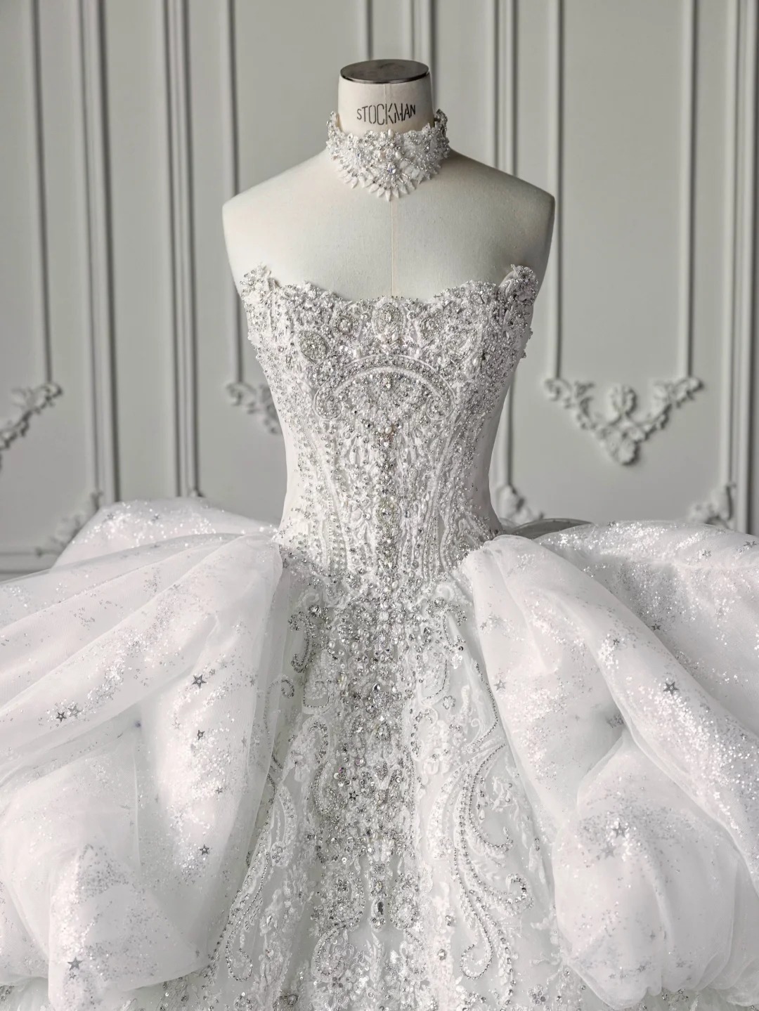 ivan-yong3ivan-yong-couture-1760692723563376437718-1760706737974-17607067381111030477843-1760708917265-1760708917357766717790.jpg