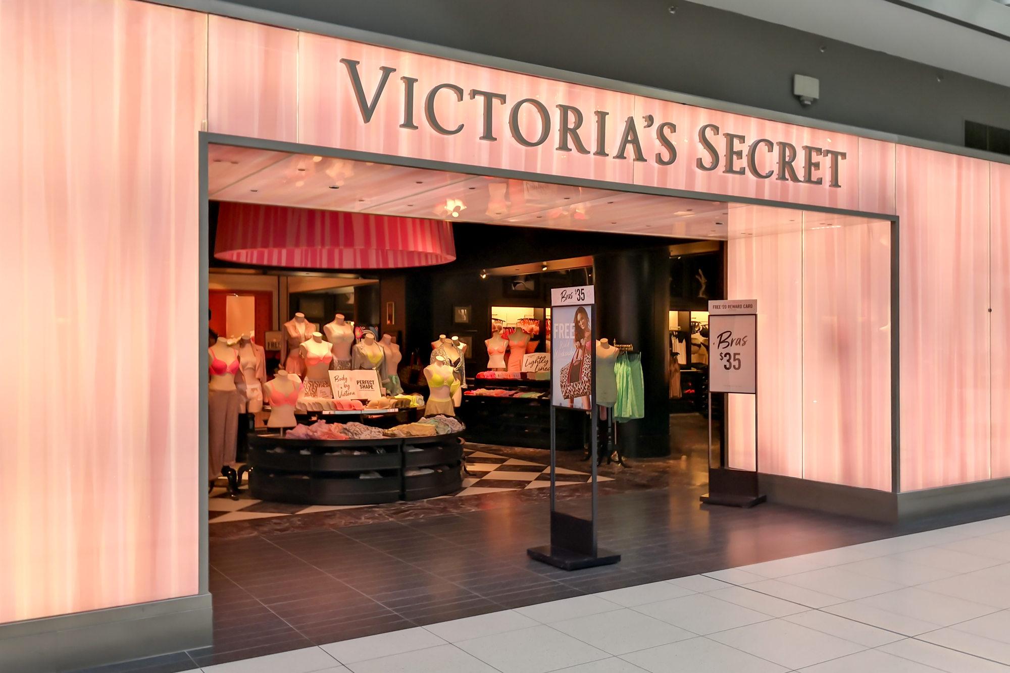 victorias-secret-store-1-17606169482661400439999-1760680905934-1760680906353343496175.png