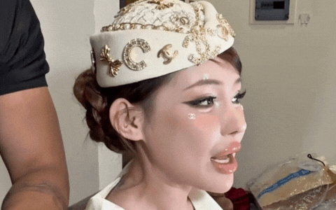 ava-12-1760798578179-17607985885361932588731.gif
