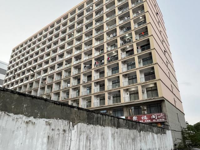 Khu lừa đảo lớn nhất Campuchia là "nhà tù khổng lồ" - Ảnh 3. Khu lừa đảo lớn nhất Campuchia là "nhà tù khổng lồ" - Ảnh 3.