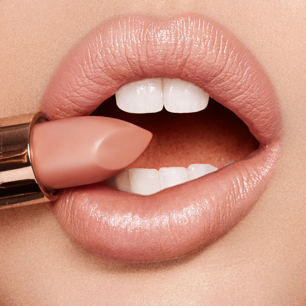 penelope-light-lip-model-1760737545347146237871-1760765274487-1760765274565601284499.jpg