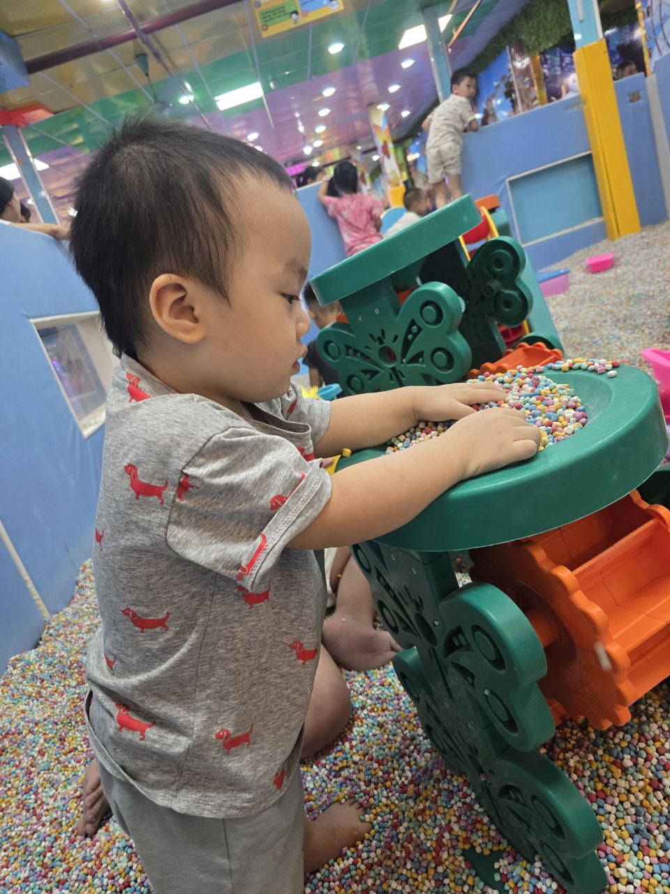 Người mẹ tận mắt chứng kiến con trai 2 tuổi của mình bị 1 ông bố khác Người mẹ tận mắt chứng kiến con trai 2 tuổi của mình bị 1 ông bố khác