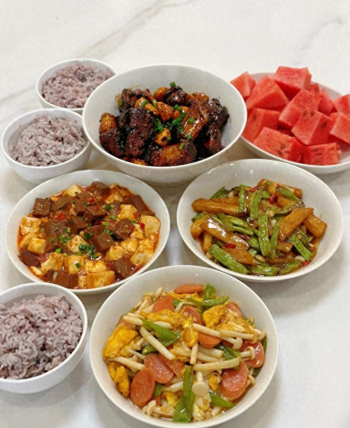 Không muốn cả tuần quýnh quáng nghĩ "tối nay ăn gì" thì hãy tham khảo gợi ý thực đơn siêu ngon miệng và hấp dẫn - Ảnh 2. Không muốn cả tuần quýnh quáng nghĩ "tối nay ăn gì" thì hãy tham khảo gợi ý thực đơn siêu ngon miệng và hấp dẫn - Ảnh 2.