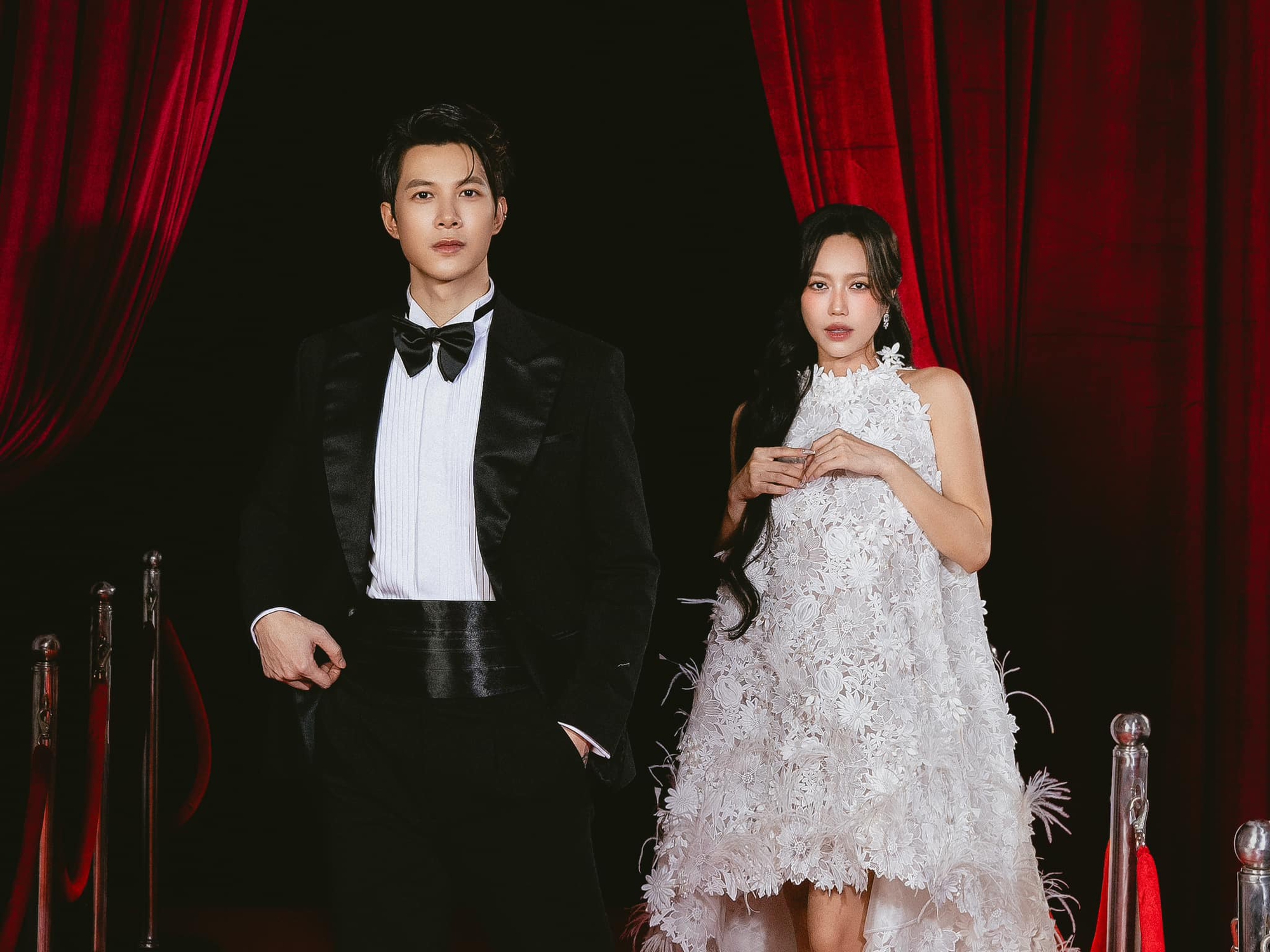 HOT: Rầm rộ ảnh Diệu Nhi - Anh Tú bế 2 con đi chơi- Ảnh 6. HOT: Rầm rộ ảnh Diệu Nhi - Anh Tú bế 2 con đi chơi- Ảnh 6.