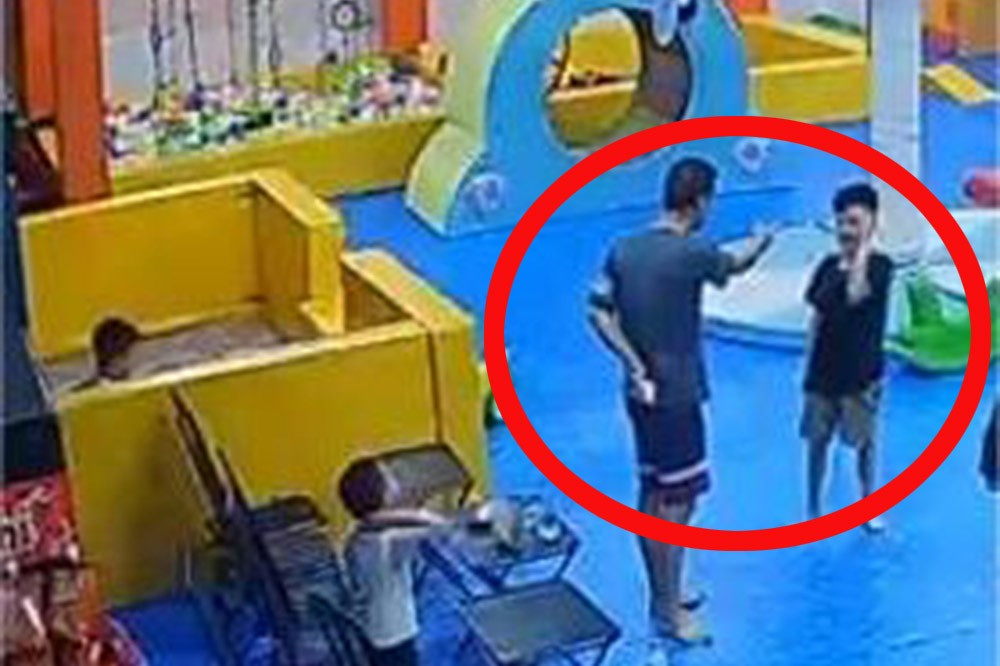 Công an xác minh cháu bé bị người đàn ông tát tại quán cà phê - Ảnh 1. Công an xác minh cháu bé bị người đàn ông tát tại quán cà phê - Ảnh 1.