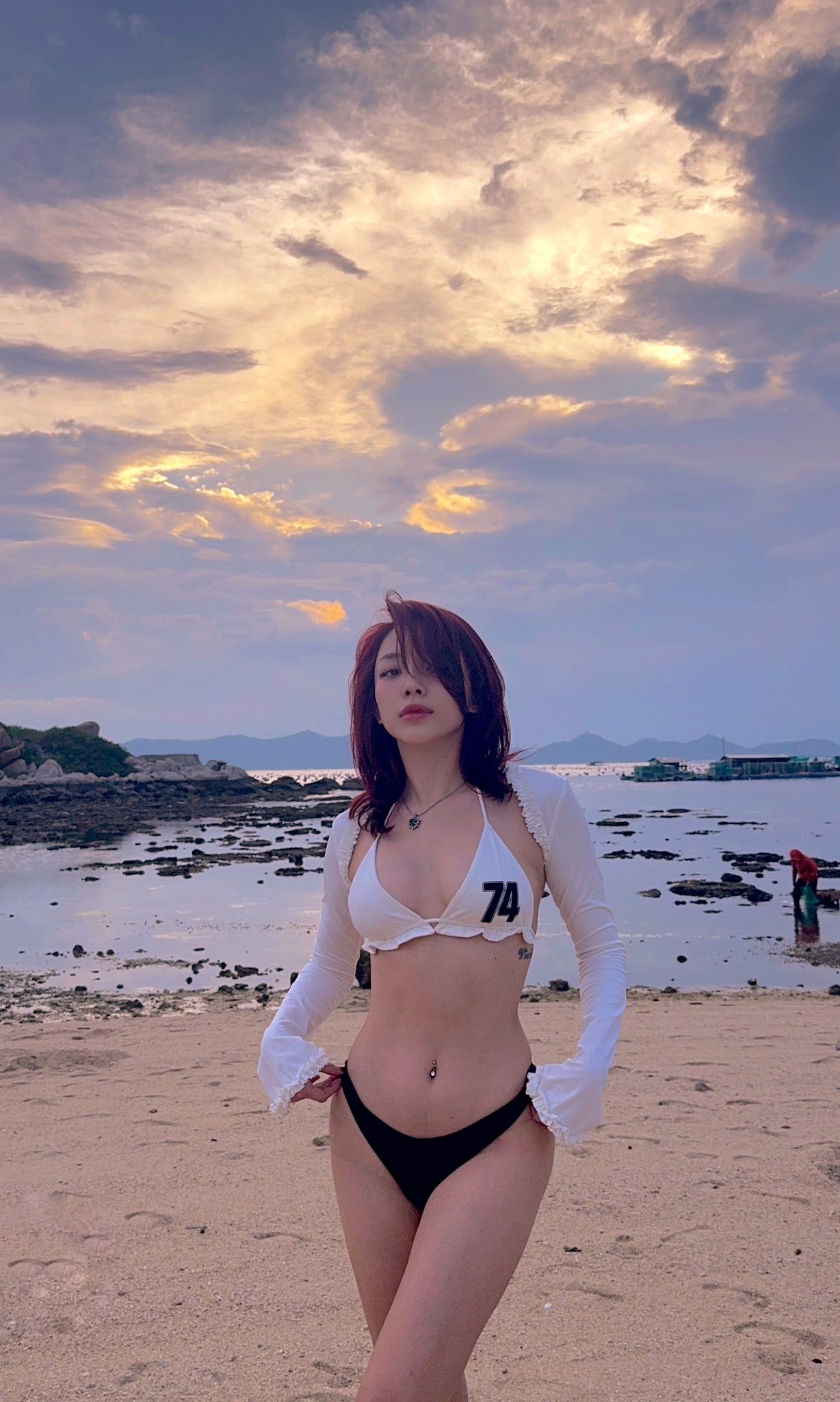 Mỹ nhân Việt "lấn lướt" Lisa (BLACKPINK) khi đọ sắc, được Taylor Swift ôm khen 1 câu mà sĩ tới nóc - Ảnh 7. Mỹ nhân Việt "lấn lướt" Lisa (BLACKPINK) khi đọ sắc, được Taylor Swift ôm khen 1 câu mà sĩ tới nóc - Ảnh 7.