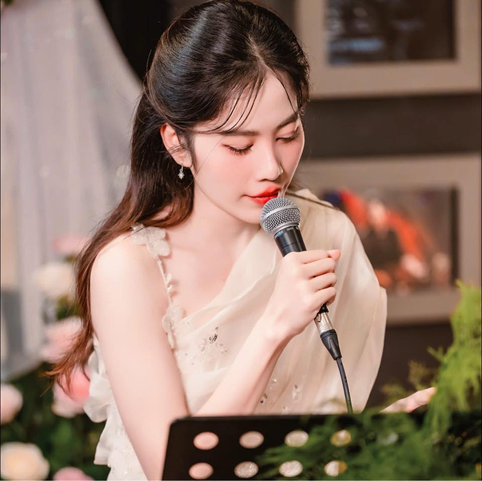 Nhìn diện mạo gầy gò hiện tại của Nam Em, khán giả tiếc nhớ thời cô ở đỉnh cao nhan sắc- Ảnh 9.
