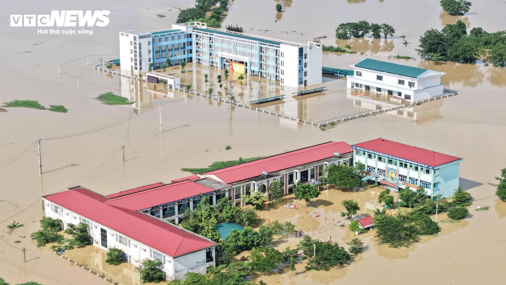Lũ sông Cầu dâng cao, hơn 8.000 người dân ở Bắc Ninh bị cô lập - Ảnh 8. Lũ sông Cầu dâng cao, hơn 8.000 người dân ở Bắc Ninh bị cô lập - Ảnh 8.