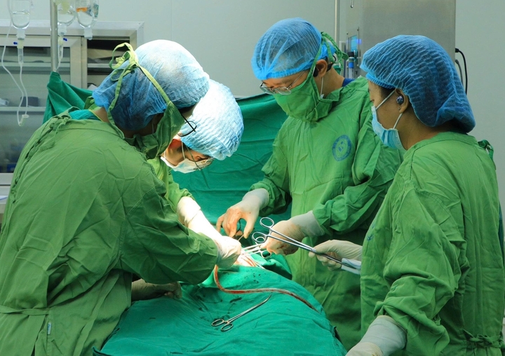 Người mẹ từ chối điều trị ung thư để sinh con - Ảnh 3.