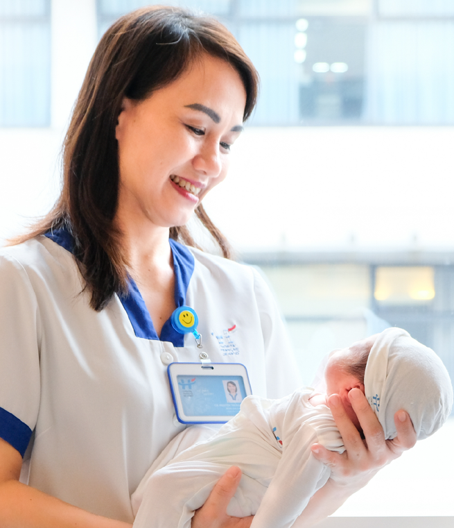 Sản phụ chuyển dạ giữa bão Bualoi được xe công an đưa đi cấp cứu đã 