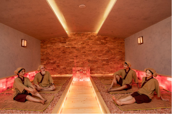 Điểm hẹn mới của gia đình hiện đại giữa lòng Hà Nội: Vừa thư giãn, vừa gắn kết - Ảnh 2.