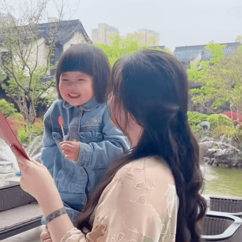 “Rửa mắt” với cuộc sống xa hoa của phú bà U35: Shopping ngọc ngà châu báu, tậu 99 món vàng ròng và biệt phủ cho con gái 3 tuổi!- Ảnh 11. “Rửa mắt” với cuộc sống xa hoa của phú bà U35: Shopping ngọc ngà châu báu, tậu 99 món vàng ròng và biệt phủ cho con gái 3 tuổi!- Ảnh 11.