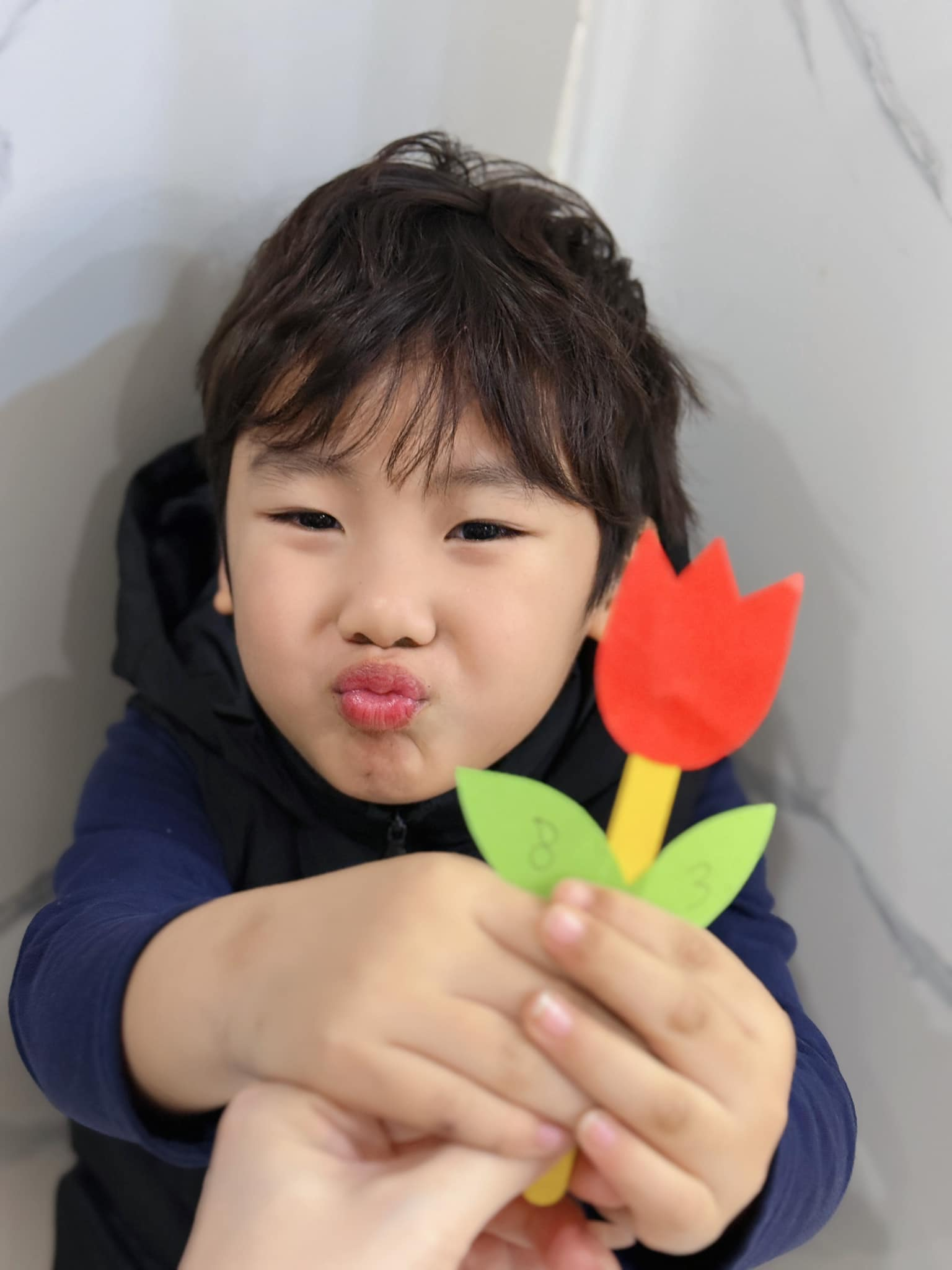 Lịm tim vì bé Bo quá đáng yêu: Vừa vào lớp 1 đã tự viết thiệp tặng mẹ Hòa Minzy nhân ngày 20/10- Ảnh 5. Lịm tim vì bé Bo quá đáng yêu: Vừa vào lớp 1 đã tự viết thiệp tặng mẹ Hòa Minzy nhân ngày 20/10- Ảnh 5.