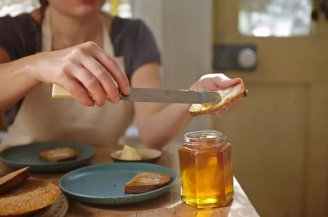 Nguy cơ tiểu đường, đột quỵ tăng cao chỉ vì 1 thói quen buổi sáng: Rất nhiều người trẻ mắc - Ảnh 2. Nguy cơ tiểu đường, đột quỵ tăng cao chỉ vì 1 thói quen buổi sáng: Rất nhiều người trẻ mắc - Ảnh 2.