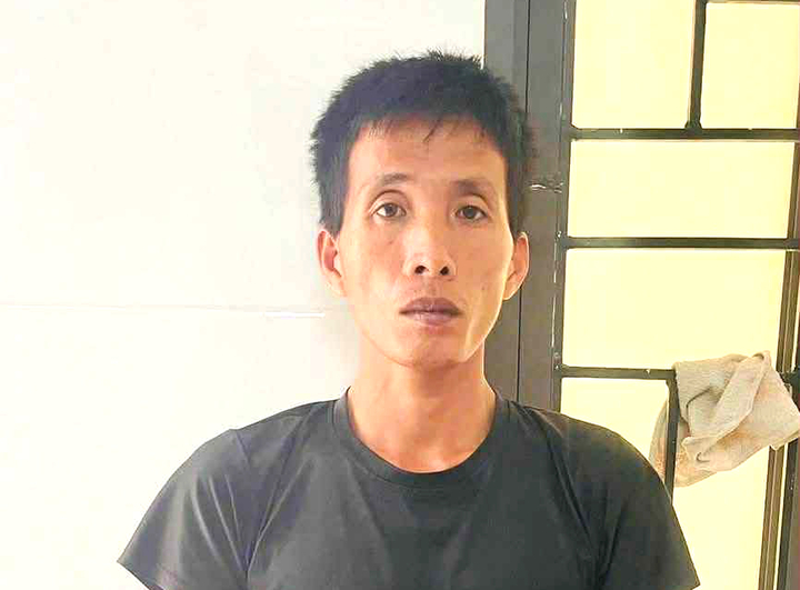Bắt giữ gã cha dượng bạo hành dã man bé gái lớp 5 ở Hà Tĩnh - Ảnh 1. Bắt giữ gã cha dượng bạo hành dã man bé gái lớp 5 ở Hà Tĩnh - Ảnh 1.