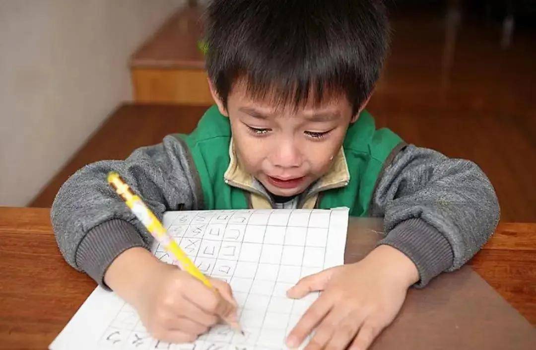 Chuyên gia nuôi dạy trẻ nói lý do vì sao đừng bao giờ ĐÁNH những đứa trẻ dưới 2 tuổi và trên 6 tuổi?- Ảnh 2. Chuyên gia nuôi dạy trẻ nói lý do vì sao đừng bao giờ ĐÁNH những đứa trẻ dưới 2 tuổi và trên 6 tuổi?- Ảnh 2.
