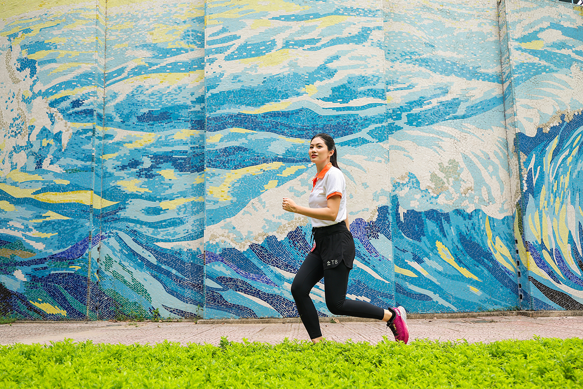 Hoa kh&ocirc;i Vũ Hương Giang vượt qua trầm cảm sau sinh nhờ th&oacute;i quen chạy bộ - Ảnh 3.