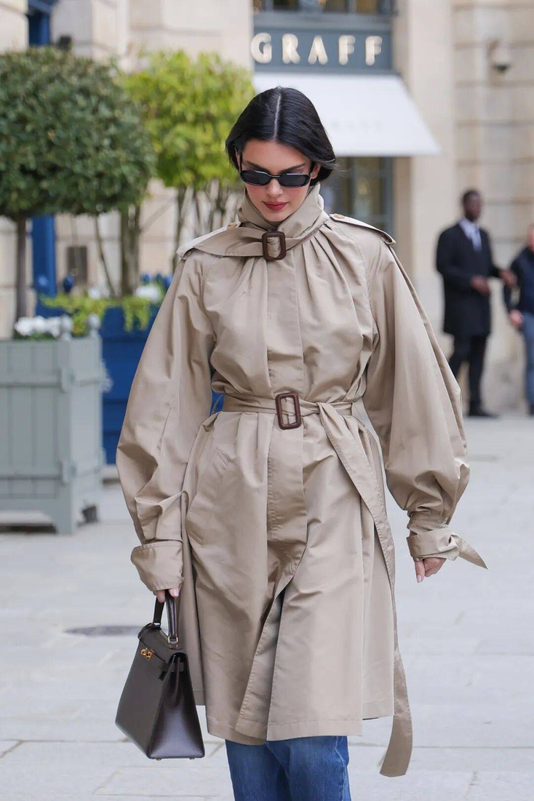 Mặc trench coat thế nào cho đậm chất Old Money và chân trông dài hơn?- Ảnh 20. Mặc trench coat thế nào cho đậm chất Old Money và chân trông dài hơn?- Ảnh 20.