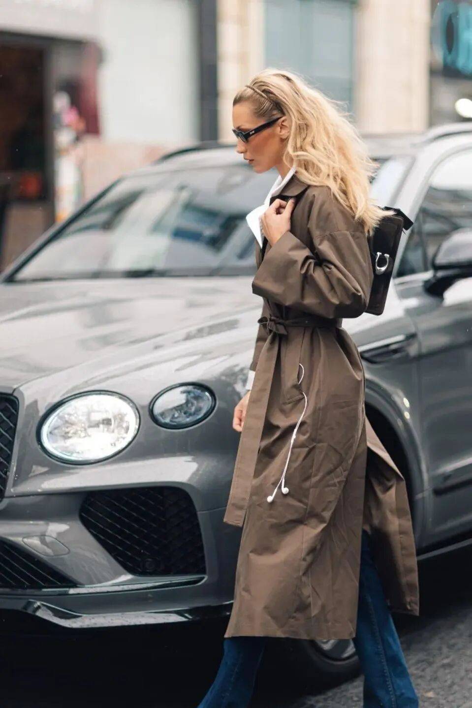 Mặc trench coat thế nào cho đậm chất Old Money và chân trông dài hơn?- Ảnh 7. Mặc trench coat thế nào cho đậm chất Old Money và chân trông dài hơn?- Ảnh 7.