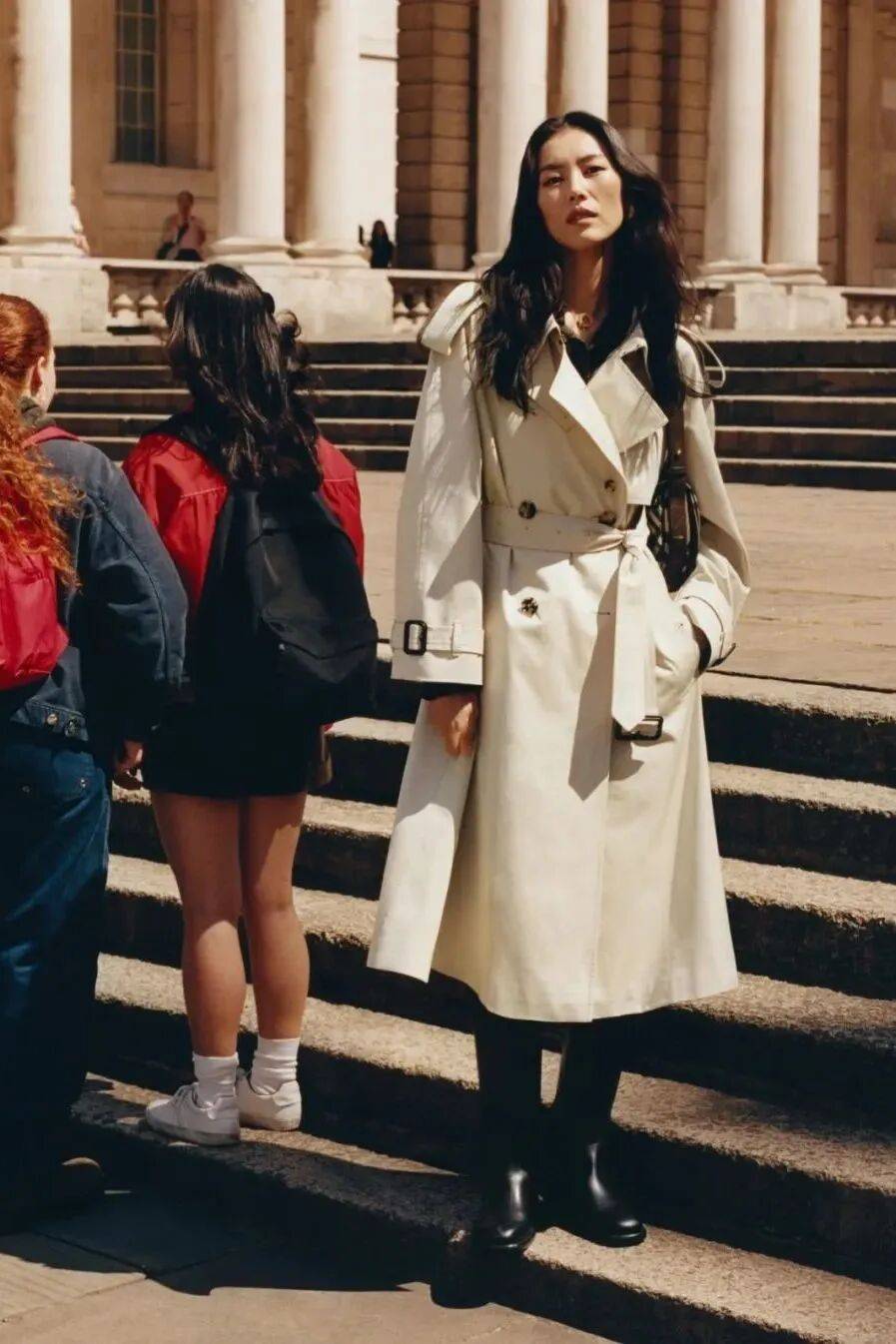 Mặc trench coat thế nào cho đậm chất Old Money và chân trông dài hơn?- Ảnh 9. Mặc trench coat thế nào cho đậm chất Old Money và chân trông dài hơn?- Ảnh 9.