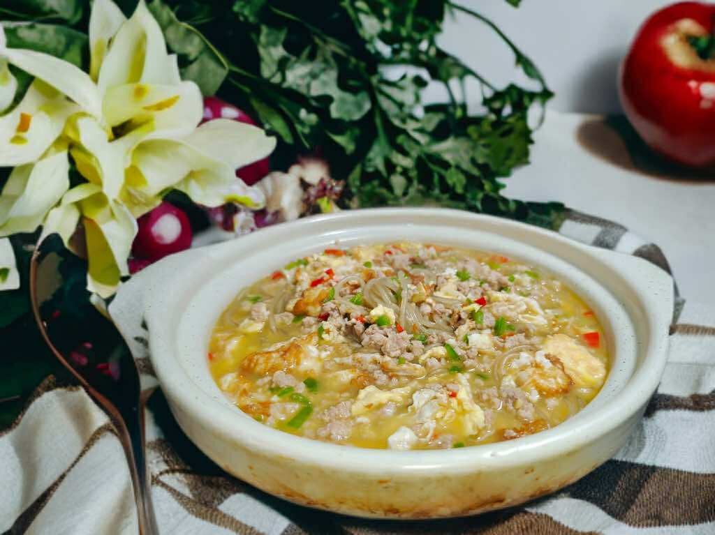 Chỉ 15 phút là nấu được món ăn thay cơm cực ngon có đủ rau và thịt, nước dùng đậm đà cho ngày gió mùa tràn về - Ảnh 5. Chỉ 15 phút là nấu được món ăn thay cơm cực ngon có đủ rau và thịt, nước dùng đậm đà cho ngày gió mùa tràn về - Ảnh 5.
