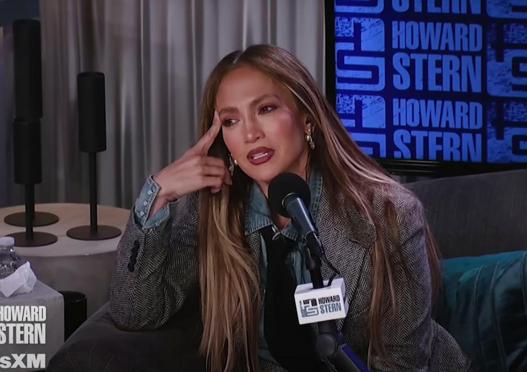 jennifer-lopez-takes-swipe-ben-1-1761009434251-17610094364971366816626.jpg