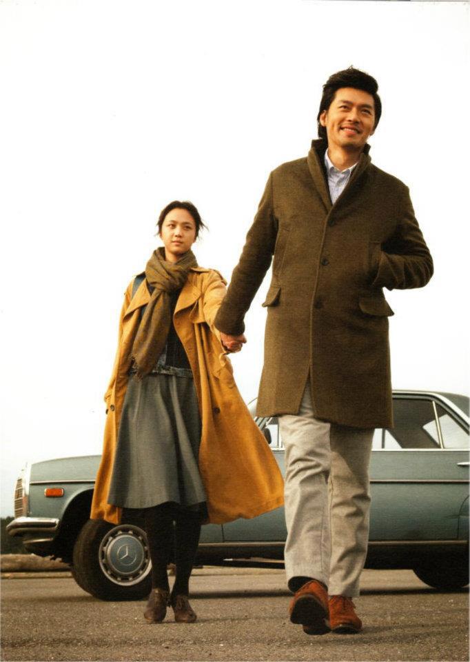 Mặc trench coat thế nào cho đậm chất Old Money và chân trông dài hơn?- Ảnh 4. Mặc trench coat thế nào cho đậm chất Old Money và chân trông dài hơn?- Ảnh 4.