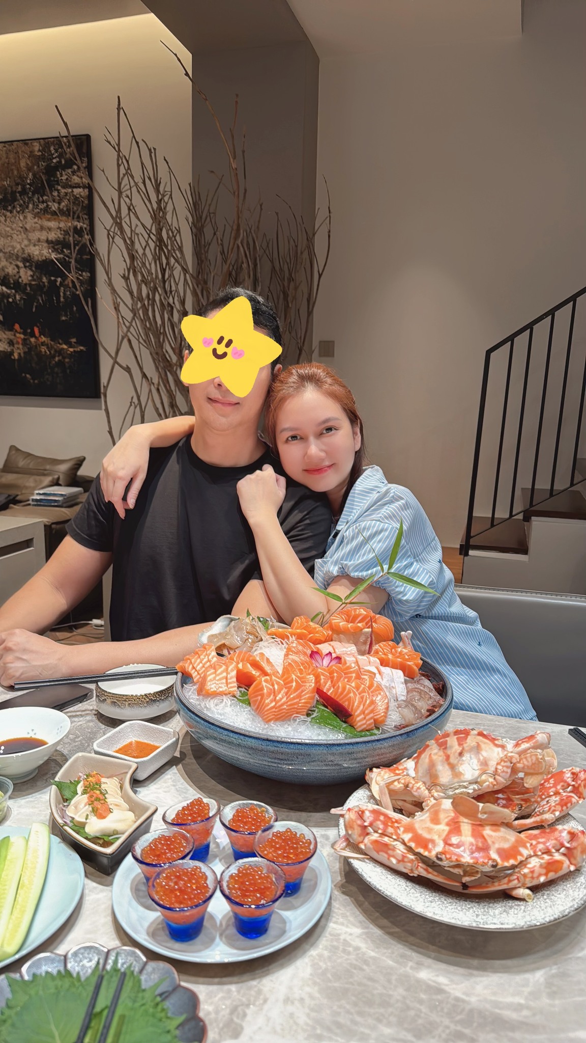 "Mỹ nhân phim giờ vàng VFC" bầu lần 3 với chồng doanh nhân bí ẩn hơn 11 tuổi? - Ảnh 3. "Mỹ nhân phim giờ vàng VFC" bầu lần 3 với chồng doanh nhân bí ẩn hơn 11 tuổi? - Ảnh 3.