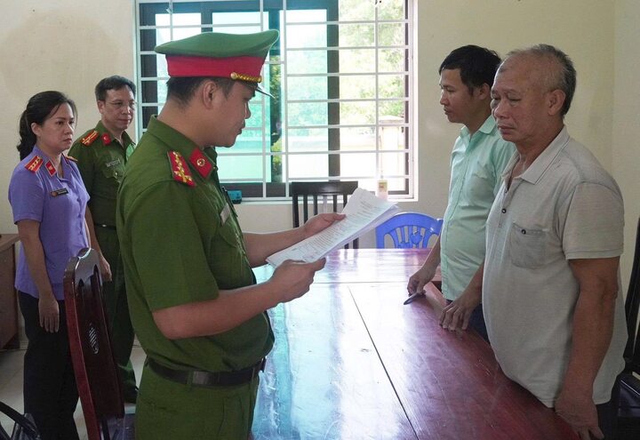 Khởi tố kẻ tích trữ gần 38 tấn thịt lợn bệnh trong kho lạnh để bán ra thị trường - Ảnh 1. Khởi tố kẻ tích trữ gần 38 tấn thịt lợn bệnh trong kho lạnh để bán ra thị trường - Ảnh 1.
