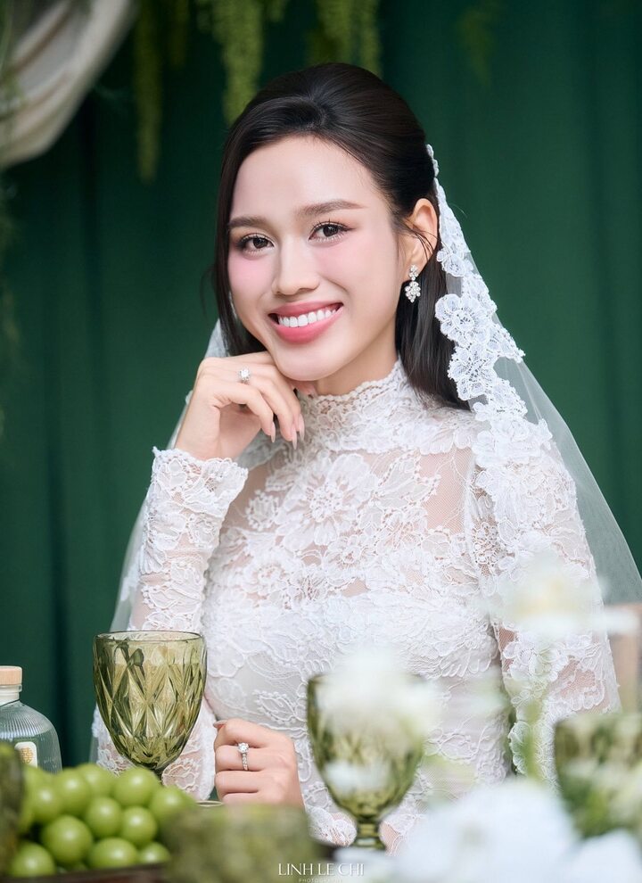Phát biểu xúc động của bố chồng Hoa hậu Đỗ Thị Hà - Ảnh 2. Phát biểu xúc động của bố chồng Hoa hậu Đỗ Thị Hà - Ảnh 2.